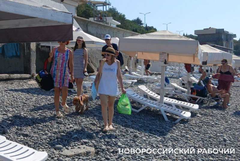Идеально!  Так в Новороссийске оценивают осеннее море местные