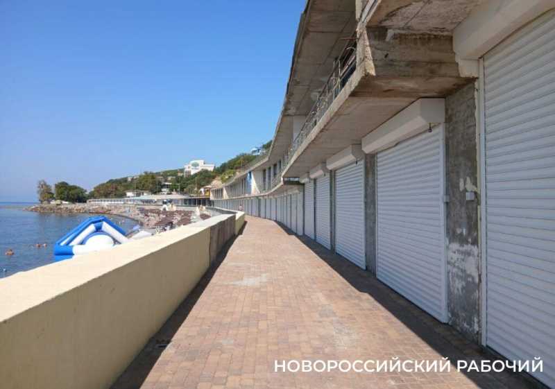 Идеально!  Так в Новороссийске оценивают осеннее море местные