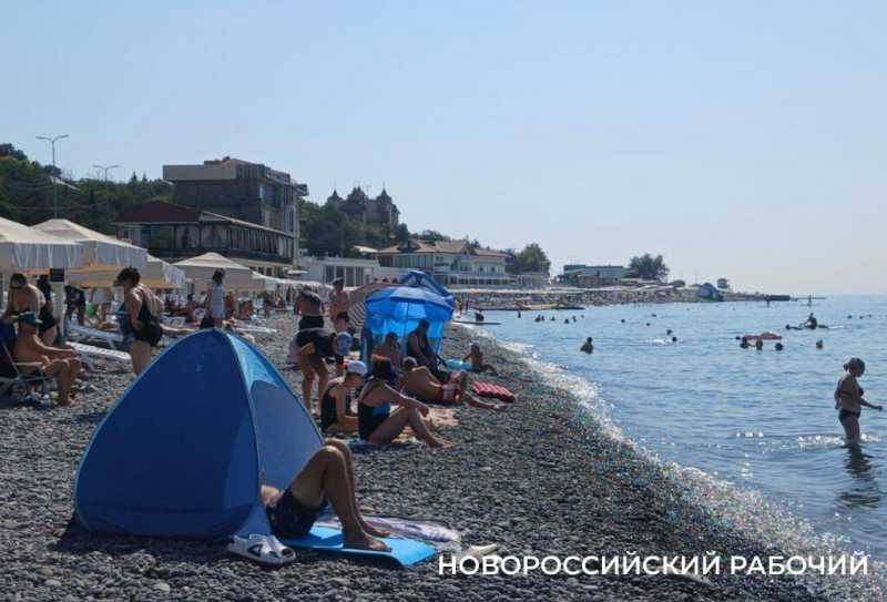 Идеально!  Так в Новороссийске оценивают осеннее море местные