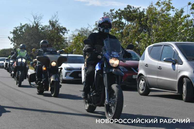 Из Новороссийска стартовала патриотическая мотоэкспедиция