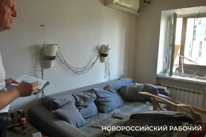 «Юбилей свадьбы мы так и не отметили…» В Новороссийске идет ликвидация последствий атаки ВСУ
