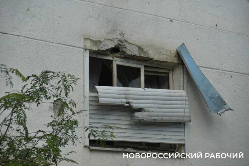 «Юбилей свадьбы мы так и не отметили…» В Новороссийске идет ликвидация последствий атаки ВСУ