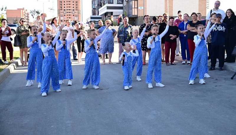 Накануне Дня города 64 новороссийца получили ключи от новых квартир