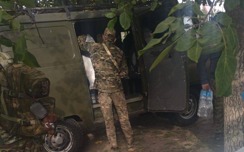 Новороссийцы передали бойцам на передовой СВО очередную партию гуманитарных грузов и автомобиль