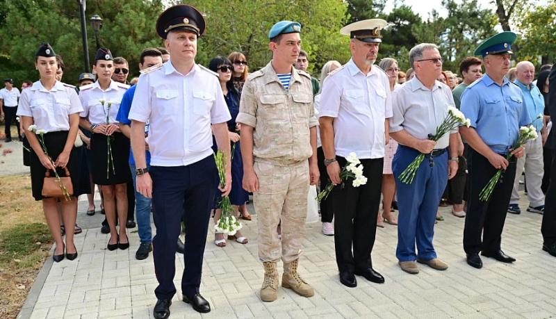 Новороссийцы присоединились к памятным мероприятиям, посвященным Дню солидарности в борьбе с терроризмом