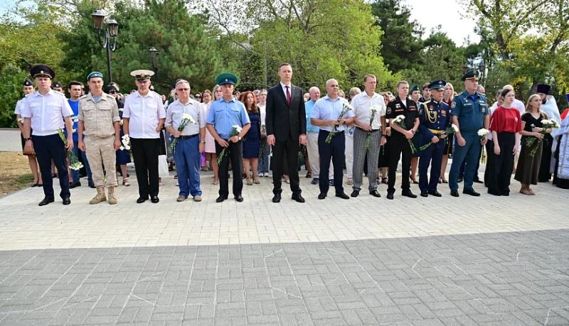 Новороссийцы присоединились к памятным мероприятиям, посвященным Дню солидарности в борьбе с терроризмом