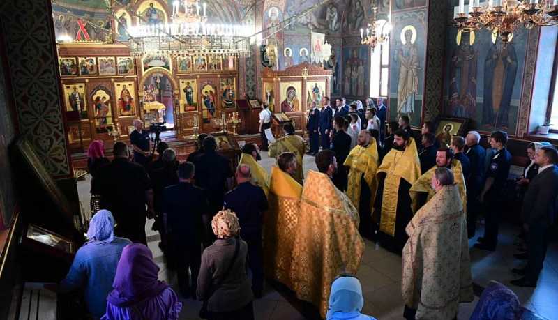 Новороссийск отмечает свое 187-летие: торжества начались с молебна о мире и благополучии города-героя
