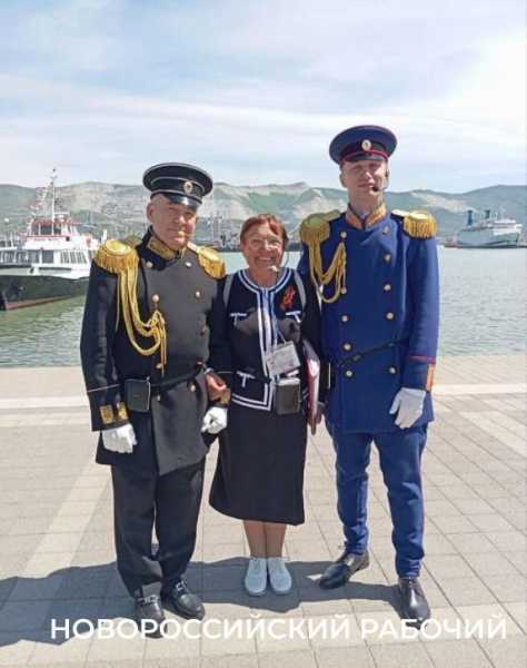 Новороссийску очень нужен памятник ослику и больше общественных туалетов!