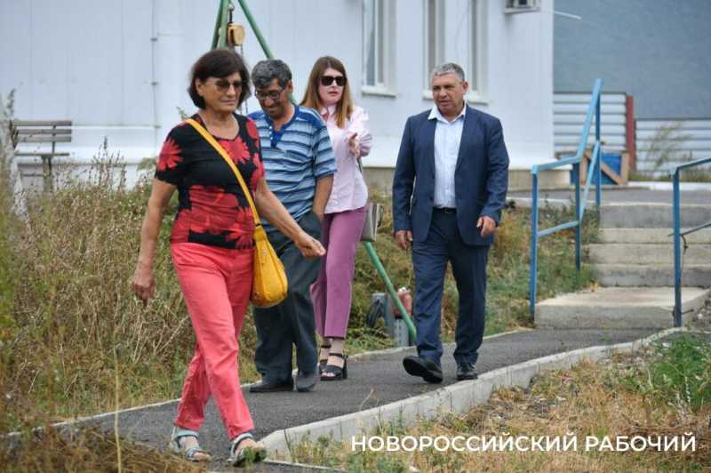Очистные сооружения под Новороссийском освятил священник. Пошла чистая вода. Совпадение?     