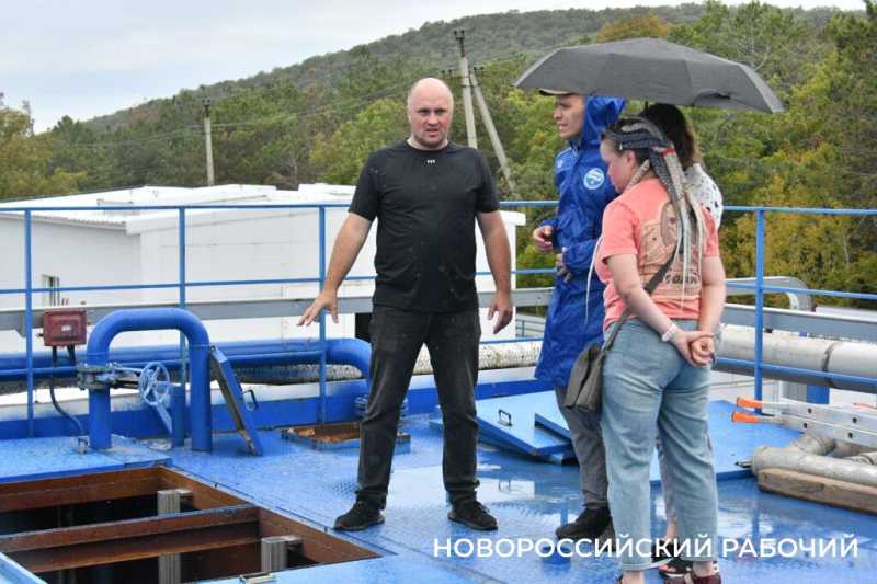Очистные сооружения под Новороссийском освятил священник. Пошла чистая вода. Совпадение?     