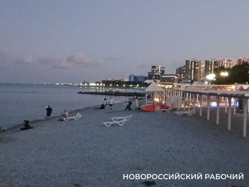 После курортного сезона в Новороссийске опустела набережная