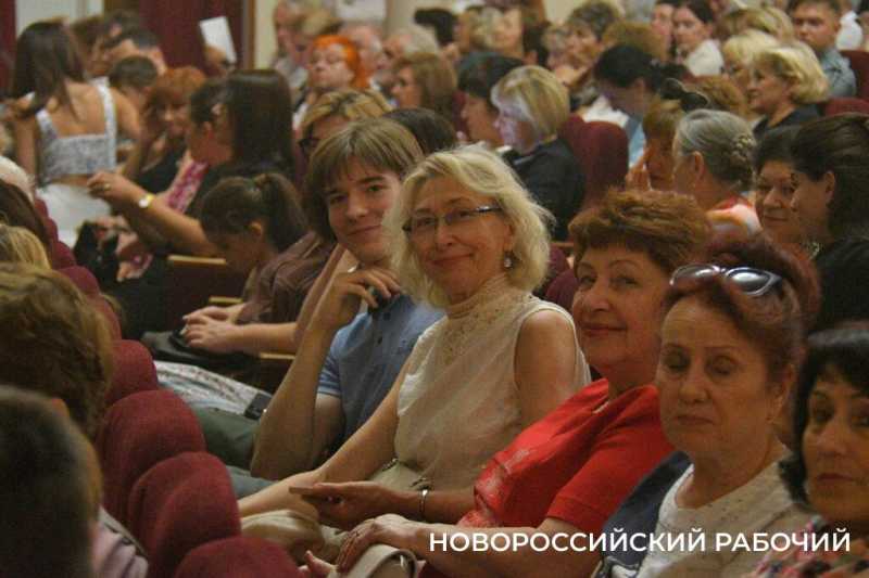 «Шли на Башмета». Новороссийск еще долго будет вспоминать уникальный спектакль