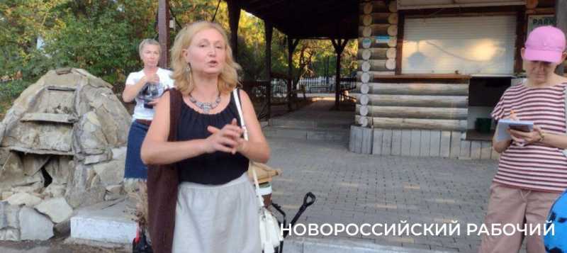 Старые обои, ковры, бочки просят приносить горожан. В Новороссийске создается арт-пространство