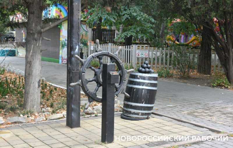 Старые обои, ковры, бочки просят приносить горожан. В Новороссийске создается арт-пространство