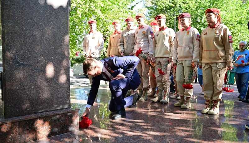 В честь 52-летия со дня присвоения Новороссийску звания «Город-герой» почтили память Леонида Ильича Брежнева