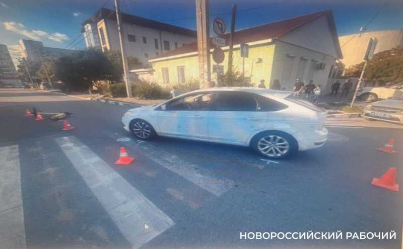 В ДТП в Новороссийске пострадали два самокатчика