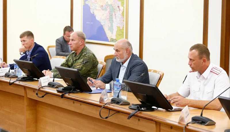 В Краснодаре обсудили вопросы допризывной подготовки и военно-патриотического воспитания молодежи