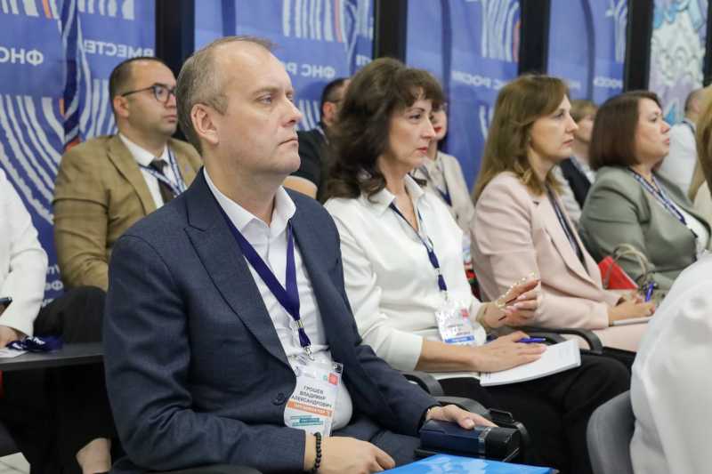 В ЛНР обсудили актуальные вопросы работы налоговых органов новых субъектов РФ