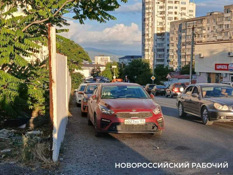 В Новороссийске наведут порядок на участке, где хотели построить  ЖК «Бульвар Черняховского»
