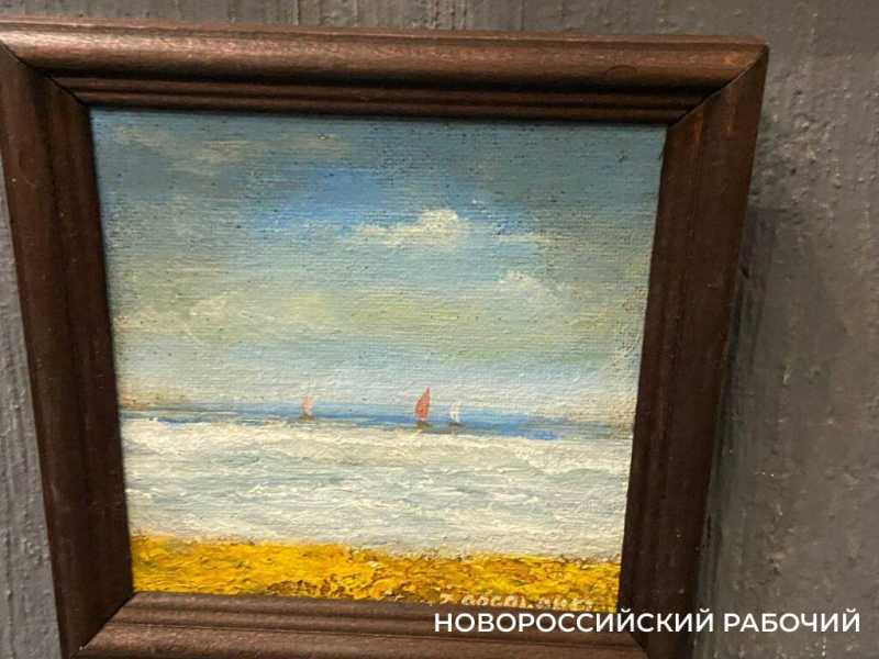 В Новороссийске открылась выставка художника, чью картину купил Рокфеллер