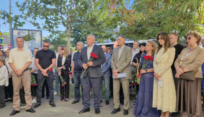 В Новороссийске открыли мемориальную доску Юрию Бекрину