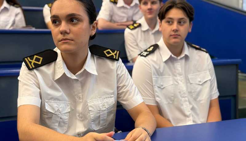 В Новороссийске полицейские и общественники обсудили проблему кибербезопасности с курсантами Государственного морского университета