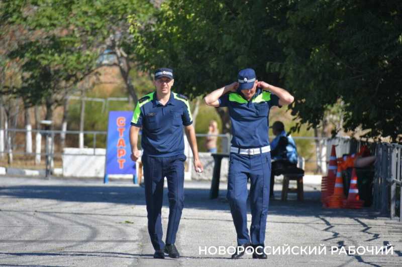 В Новороссийске полицейские Кубани завоевали «золото» по служебному автомногоборью