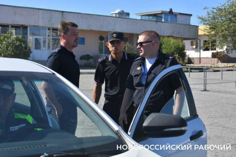 В Новороссийске полицейские Кубани завоевали «золото» по служебному автомногоборью