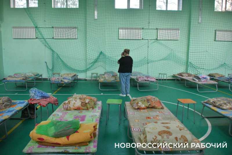 В Новороссийске после атаки ВСУ приняли первых посетителей в пунктах временного размещения