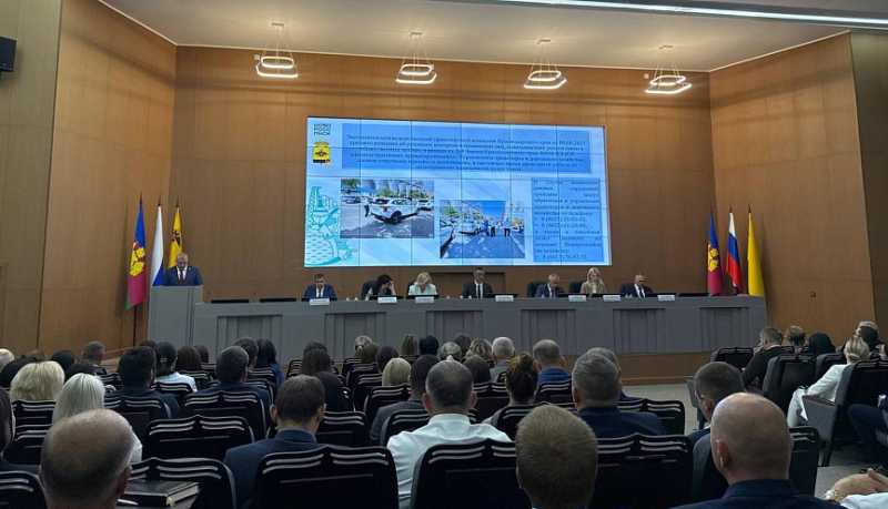 В Новороссийске продолжается борьба с нелегальными перевозками пассажиров и багажа легковыми такси, а также с навязыванием услуг