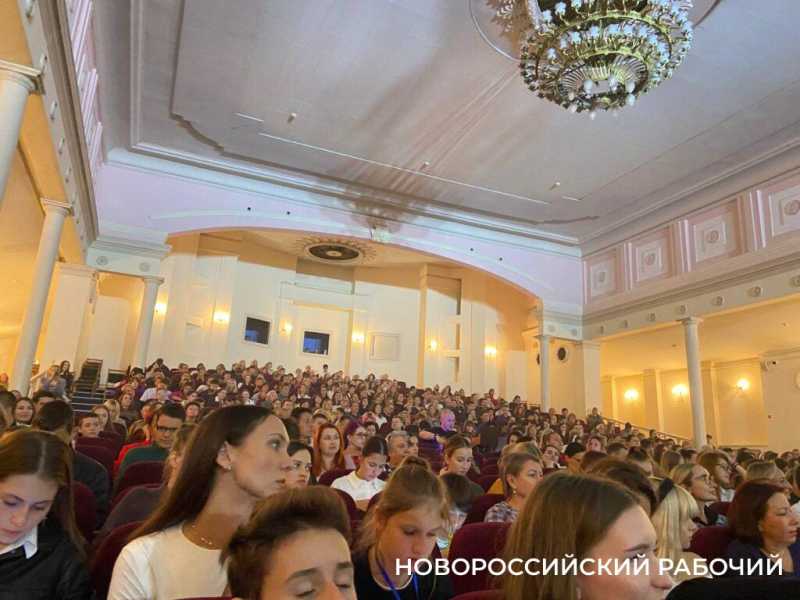 В Новороссийске рэп-театр уложил «Идиота» Достоевского в 90 минут