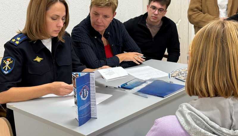 В Новороссийске руководитель Следственного Управления совместно с общественниками и студентами приняла участие во Всероссийском дне оказания юридической помощи