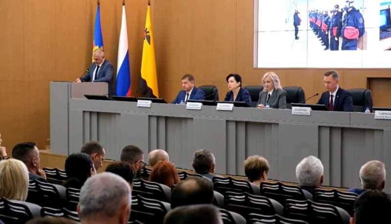 В Новороссийске ведутся восстановительные работы в домах, пострадавших от атаки ВСУ 24 сентября