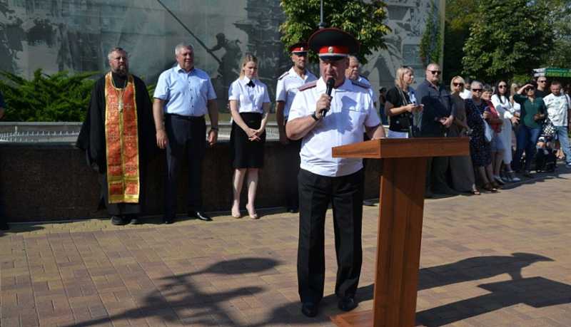 В Новороссийском казачьем кадетском корпусе прошло торжественное построение, посвященное Дню знаний и первому звонку