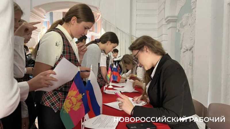 4 человека на место! В Новороссийске прошли выборы президентов школ