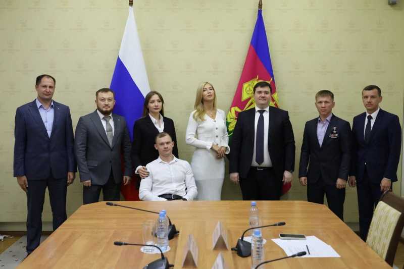 Александр Топалов встретился с финалистами кадрового проекта «Герои Кубани»