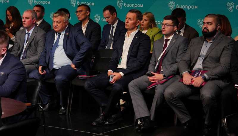 Андрей Кравченко принимает участие в работе Международного форума «БИОПРОМ: промышленность и технологии для человека»