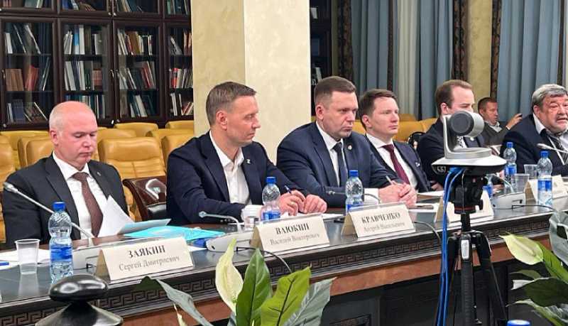 Андрей Кравченко принял участие в заседании круглого стола Общественной палаты Российский Федерации и Союза российских городов