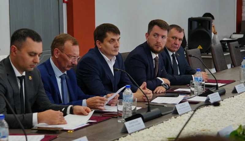 Андрей Кравченко принял участие во внеочередном заседании городской Думы VIII созыва