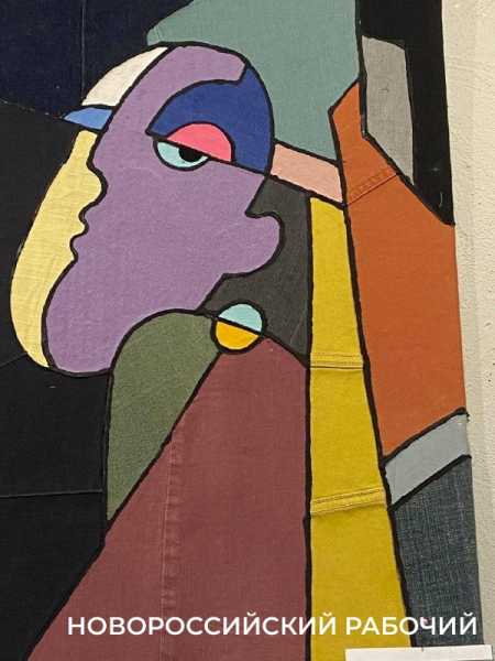 Архитектор из Новороссийска сделала джинсы предметом искусства