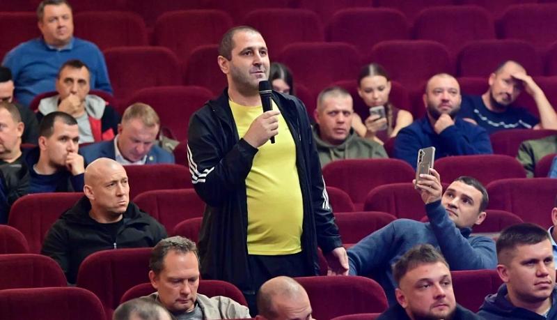 ФК «Черноморец» объединил любителей футбола всех возрастов на встрече с президентом клуба