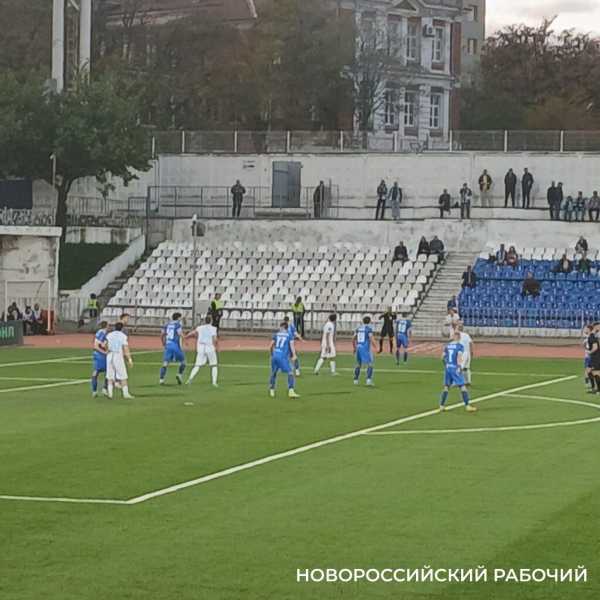 Футбольный вечер в Новороссийске закончился красивой ничьей