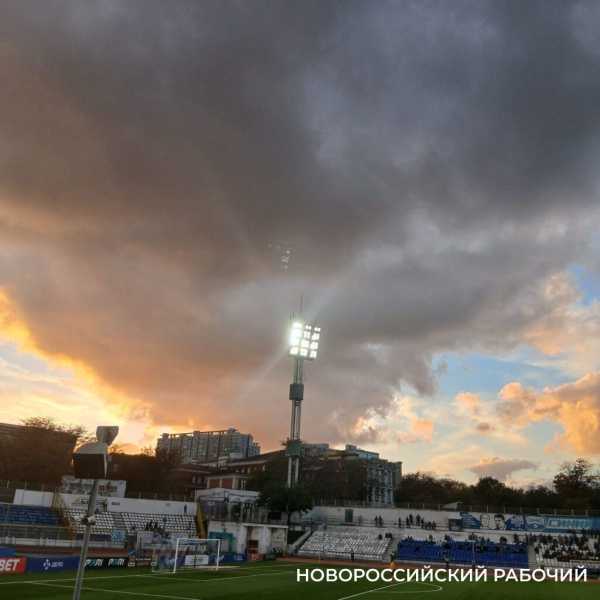 Футбольный вечер в Новороссийске закончился красивой ничьей