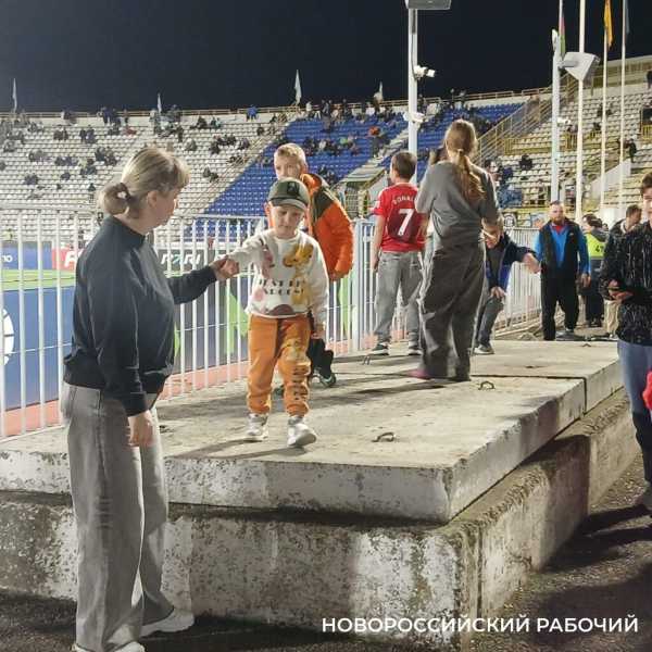 Футбольный вечер в Новороссийске закончился красивой ничьей