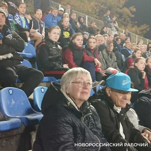 Футбольный вечер в Новороссийске закончился красивой ничьей