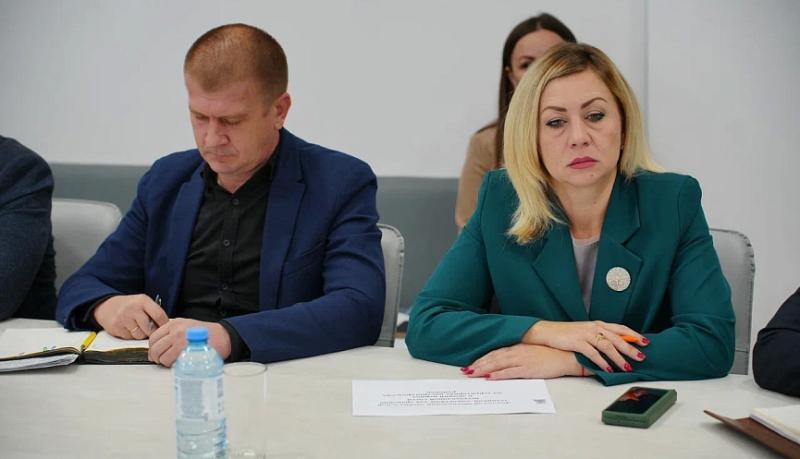 Глава Новороссийска Андрей Кравченко начал рабочую неделю с планерного совещания