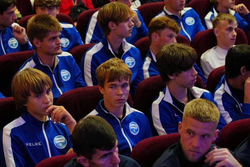 «Их могут увести!»В Новороссийске готовят молодых игроков для «Черноморца»