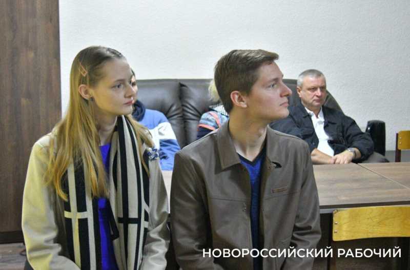 ИИ, прости Господи! Нейросети, которые нам угрожают. В Новороссийске прошли Сергиевские чтения