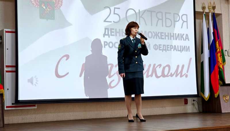 Надежная защита экономических интересов России: накануне профессионального праздника сотрудников Новороссийской таможни поблагодарили за службу