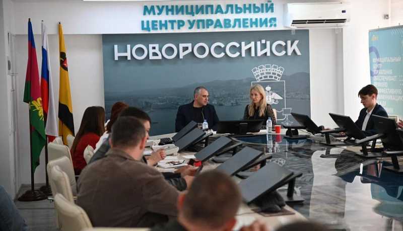 Отопление, освещение и благоустройство: Рафаэль Бегляров в ходе прямой линии рассказал о работе служб ЖКХ